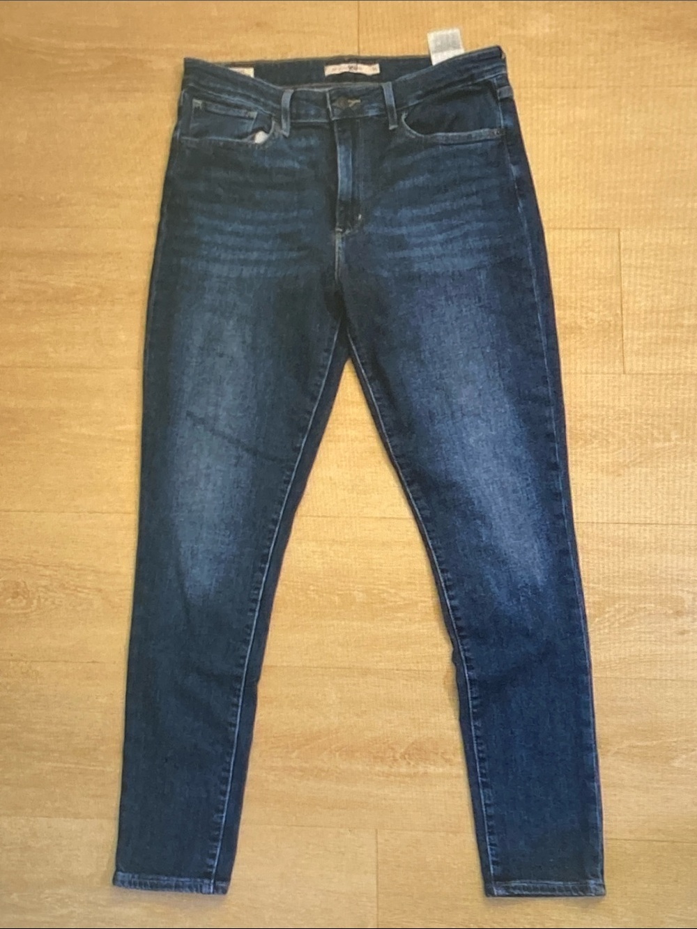 Levi's Women's Skinny Jeans in Dark Blue Wash